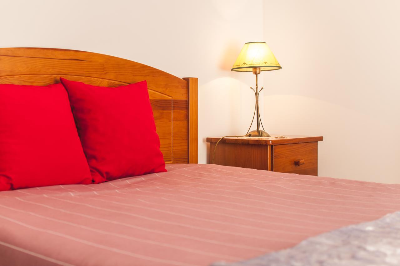 Rivers Nation Surf Camp Bed & Breakfast Atouguia Da Baleia Exterior photo
