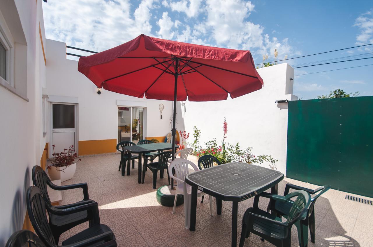 Rivers Nation Surf Camp Bed & Breakfast Atouguia Da Baleia Exterior photo