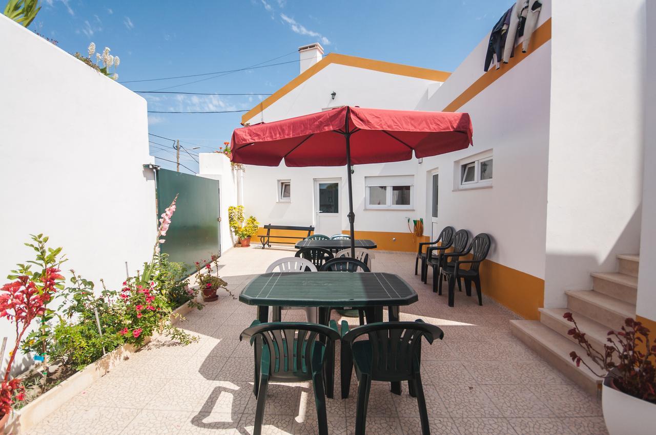 Rivers Nation Surf Camp Bed & Breakfast Atouguia Da Baleia Exterior photo