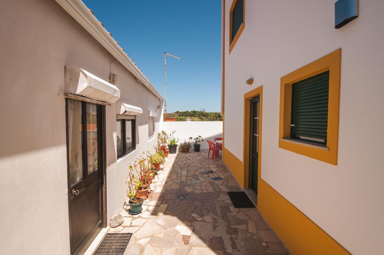 Rivers Nation Surf Camp Bed & Breakfast Atouguia Da Baleia Exterior photo